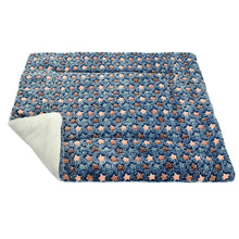 Load image into Gallery viewer, Winter Dog Bed Blanket