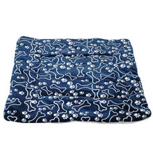 Load image into Gallery viewer, Winter Dog Bed Blanket